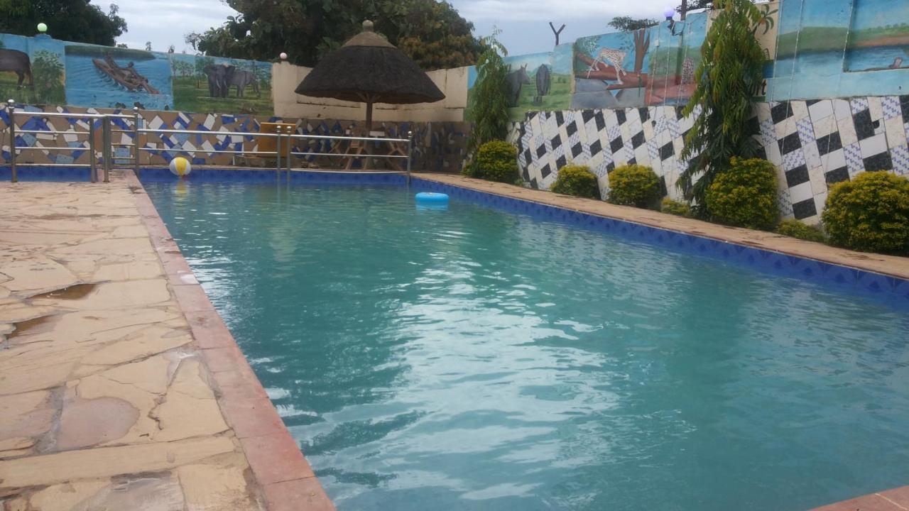 Dubai Resort Hotel Adjumani Экстерьер фото