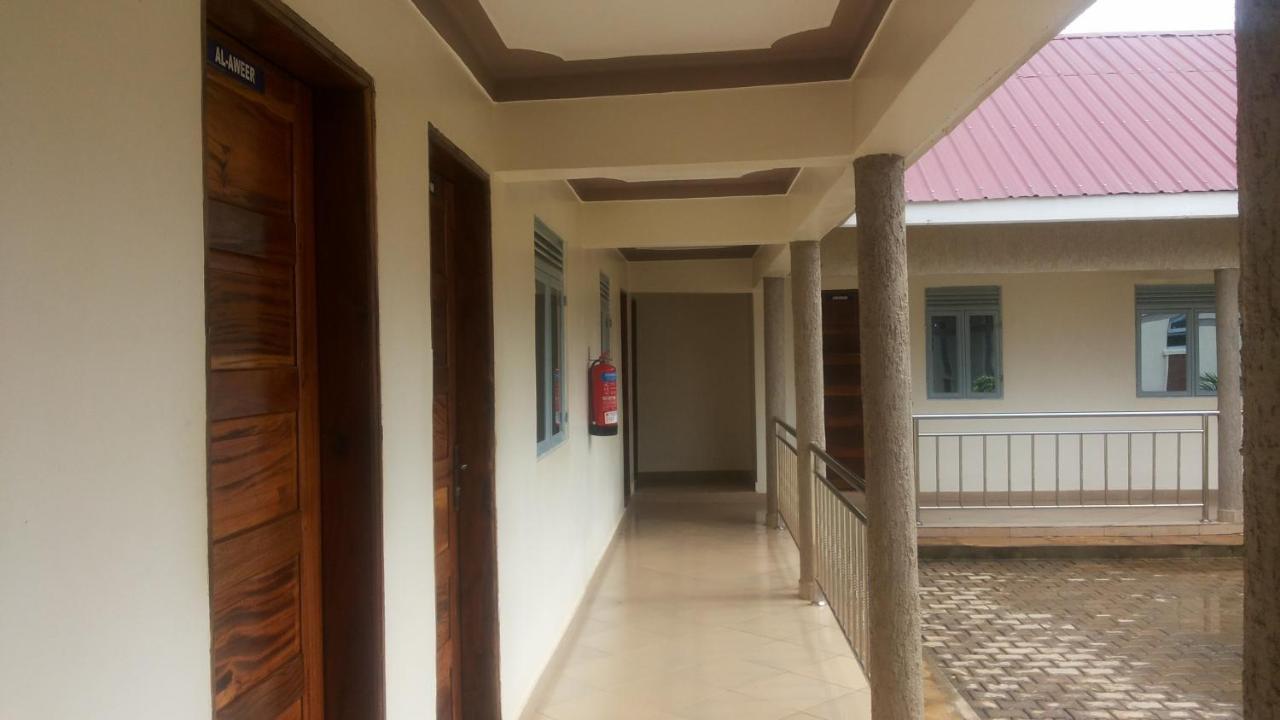 Dubai Resort Hotel Adjumani Экстерьер фото